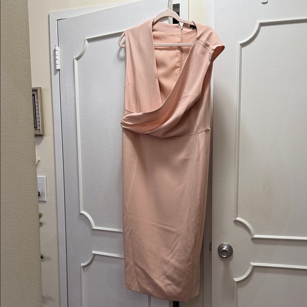 Elegant Peach Sleeveless Dress